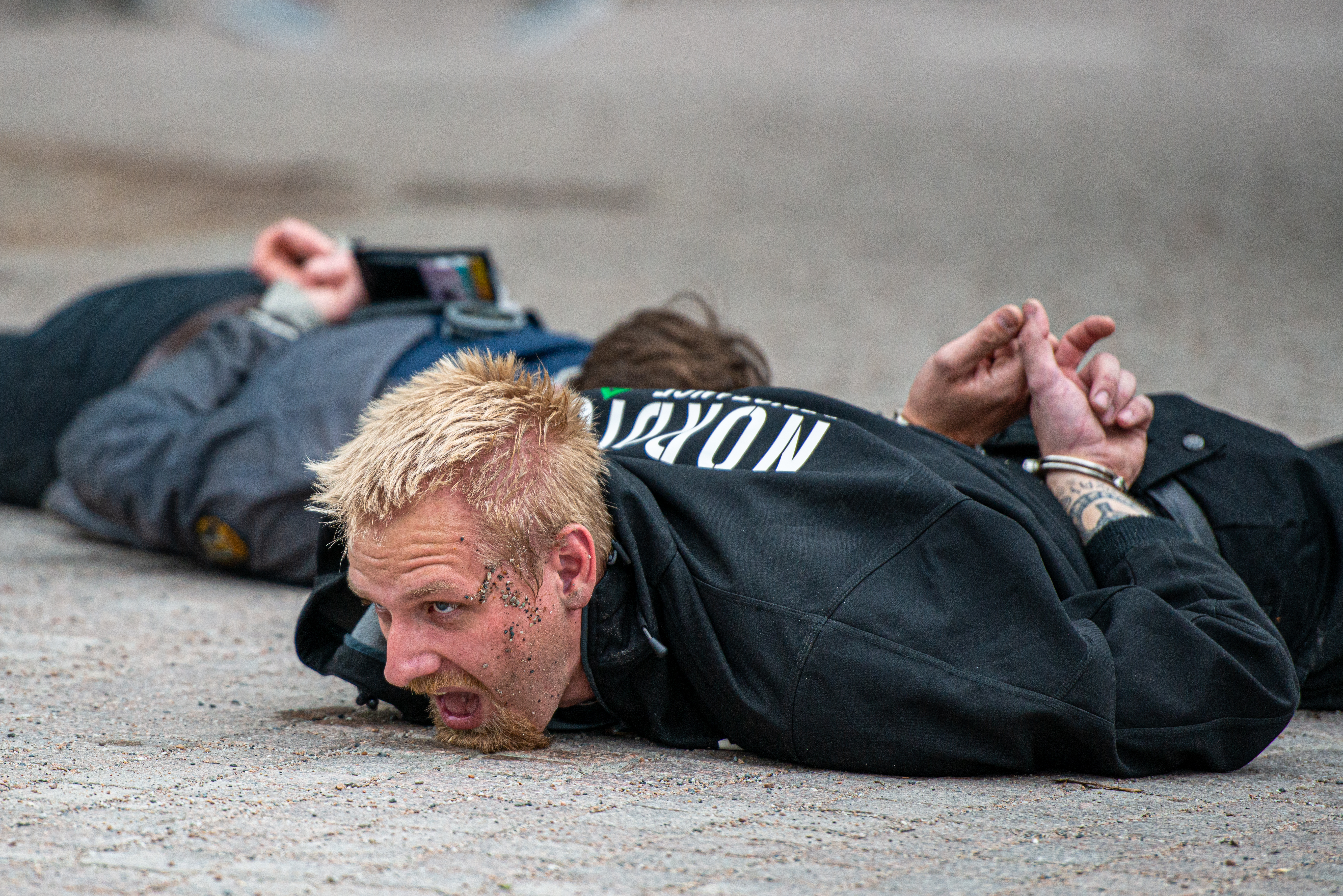 Nazist nedbrottad på marken