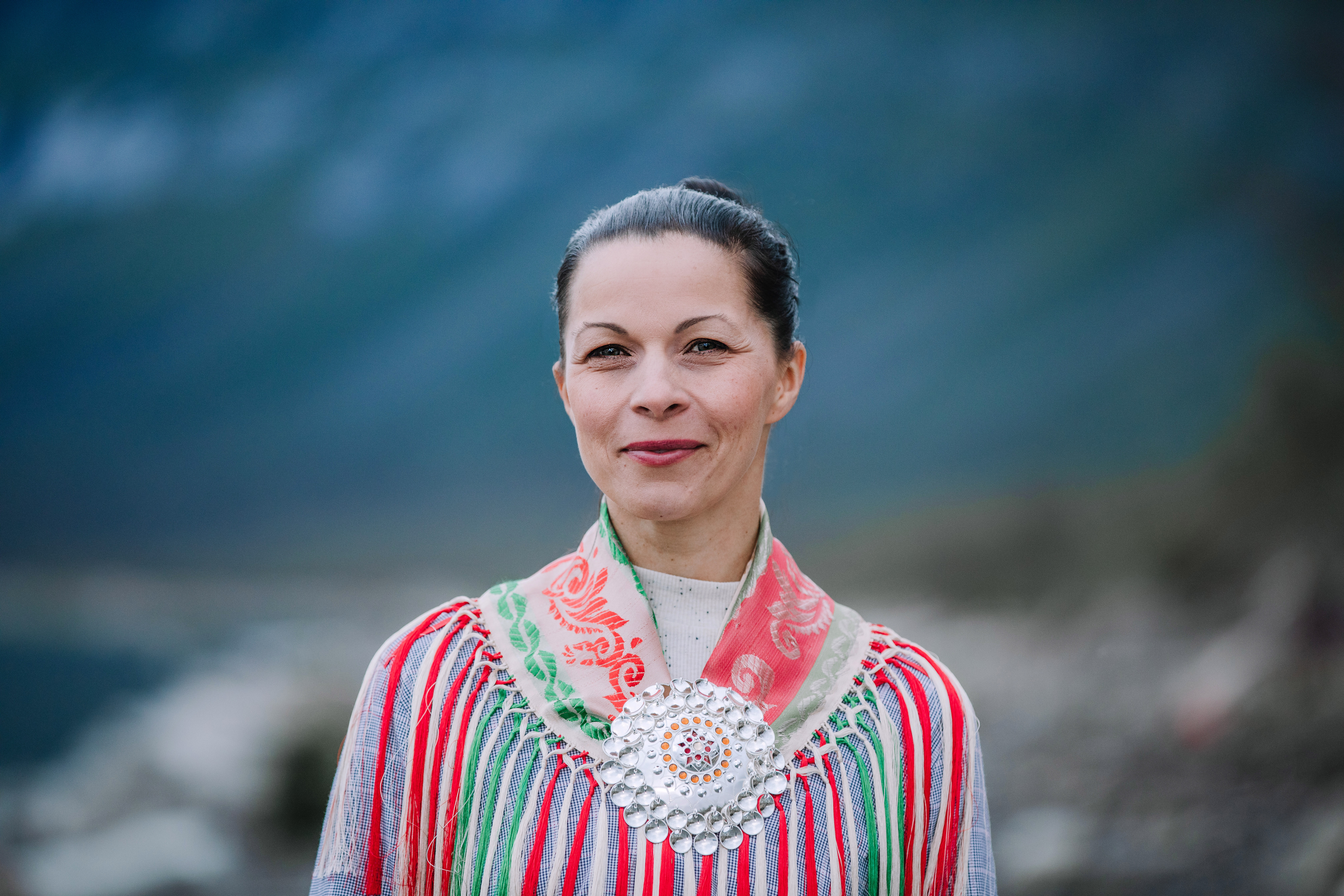Porträttbild av författaren Elin Anna Labba.